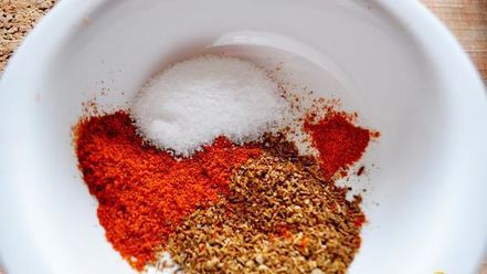 Рецепт персиковой сальсы с чипсами из лаваша