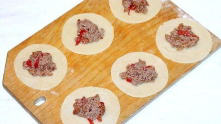 Рецепт пирожков эмпанадас с соусом сальса