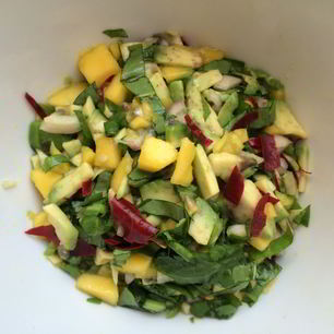 Рецепт Сальсы из манго, авокадо со щавелем с заправкой из маракуйи