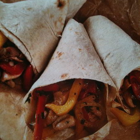 Рецепт Тако с курицей и соусом сальса