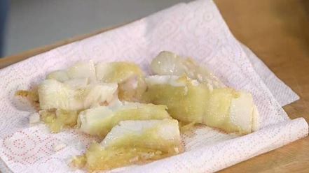 Рецепт сэндвича с рыбными пальчиками и тартаром