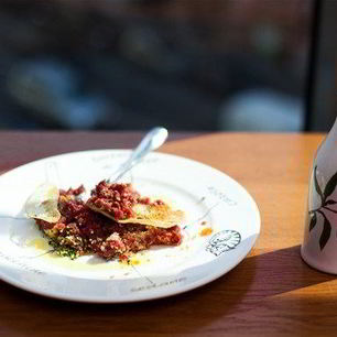 Рецепт Тартара из филе молодого бычка с овощами и дижонской горчицей