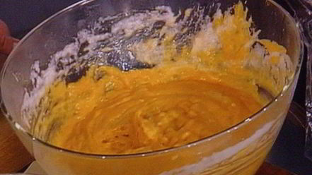 Рецепт тартара из форели на блинчиках из батата, авокадо-рукола салат