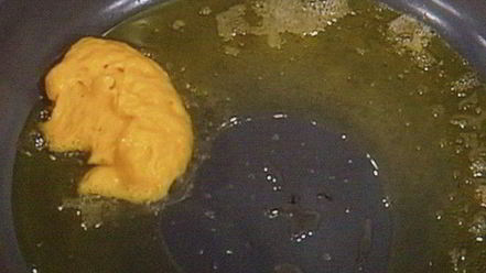 Рецепт тартара из форели на блинчиках из батата, авокадо-рукола салат