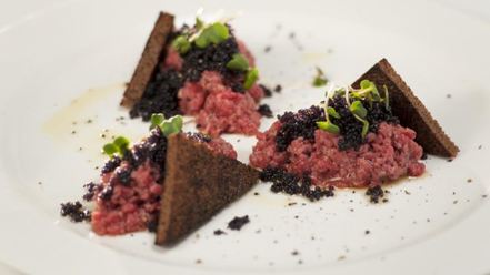 Рецепт тартара из говядины с икрой палтуса