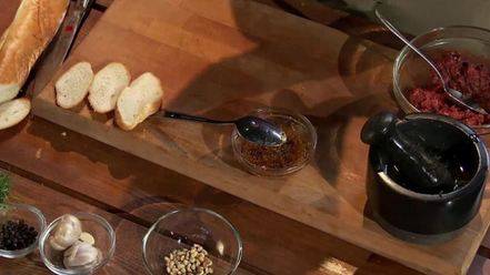 Рецепт тартара из говядины с шишковым вареньем