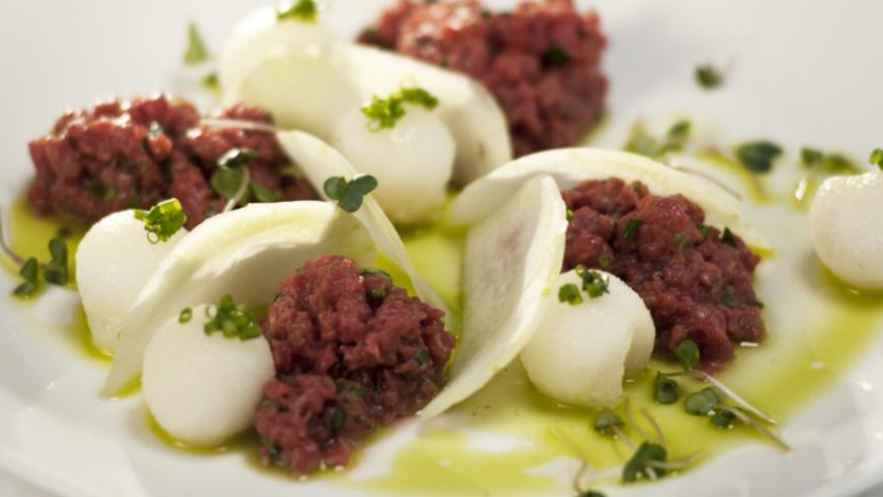 Рецепт тартара из говядины со свежей дыней