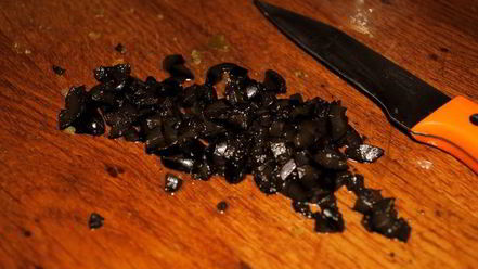 Рецепт тартара из лосося с салатом рукола-помидоры