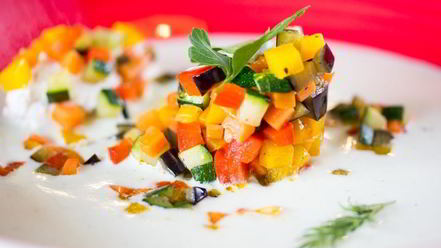 Рецепт тартара из овощей в соусе из йогурта