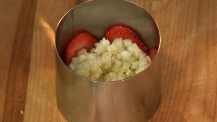 Рецепт тартара из тунца со свежей клубникой