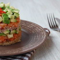 Рецепт Тартара с лососем и авокадо