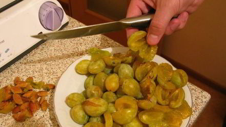 Рецепт ткемали из дачных слив