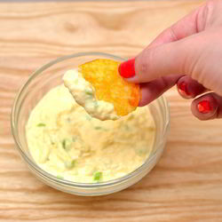 Рецепт Сырного соуса для чипсов начос