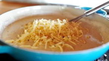 Рецепт сырного соуса с артишоками и шпинатом