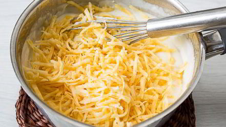 Рецепт сырного соуса со шпинатом