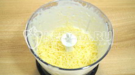 Рецепт сырного соуса-заправки для салатов