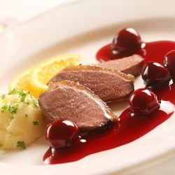 Рецепт Вишневого соуса к утке с бренди и орехами пекан