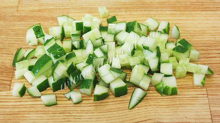 Рецепт холодного зеленого борща с огурцами