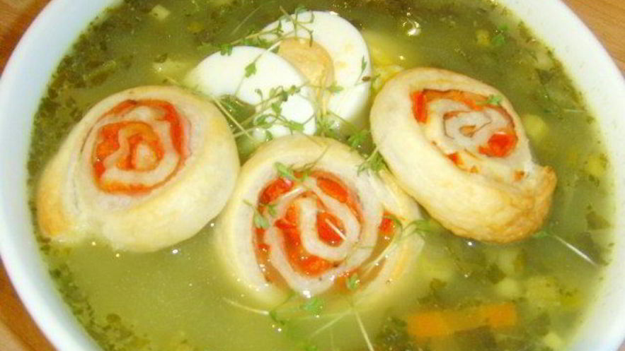 Рецепт семейного зеленого борща с улитками