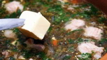 Рецепт зеленого борща со щавелем и яйцом