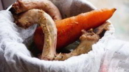 Рецепт базового куриного бульона с перепелиными яйцами