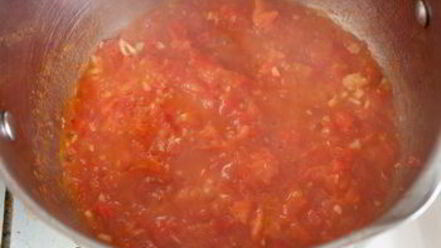 Рецепт бульона из индейки с помидорами и острым перцем