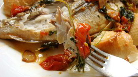 Рецепт дорады в сумасшедшем бульоне