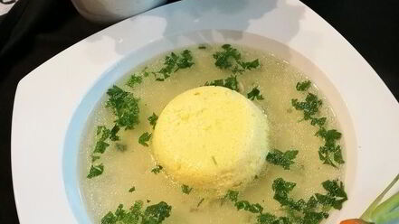 Рецепт куриного бульона с клецками