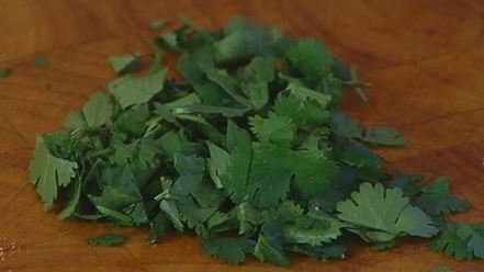 Рецепт куриного бульона с яйцом и беконом