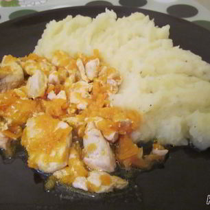 Рецепт Курицы тушеной с морковью в бульоне