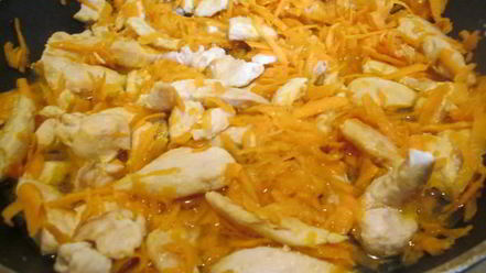 Рецепт курицы тушеной с морковью в бульоне