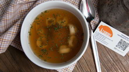 Рецепт наваристого бульона с мини-пельменями