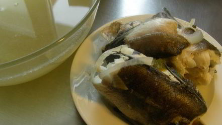 Рецепт рыбного бульона с белым вином, тимьяном и анисом