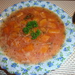 Рецепт Супа на курином бульоне с мускатной тыквой и луком