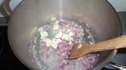 Рецепт супа на курином бульоне с мускатной тыквой и луком