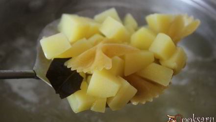 Рецепт супа с шампиньонами и фарфалле на курином бульоне