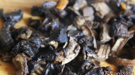 Рецепт супа с сушеными грибами и лапшой на курином бульоне