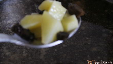 Рецепт супа с сушеными грибами и лапшой на курином бульоне