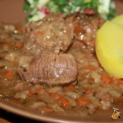 Рецепт Запеченной говядины в вине и курином бульоне