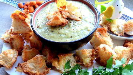 Рецепт французского чесночного супа с сырными гренками