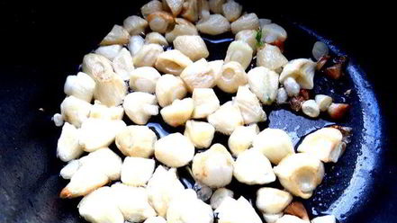 Рецепт французского чесночного супа с сырными гренками