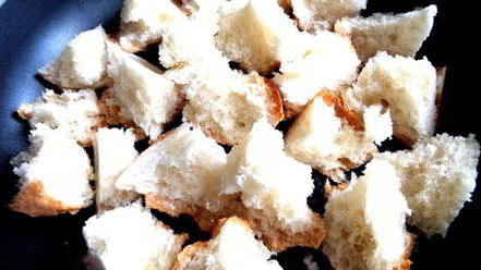 Рецепт французского чесночного супа с сырными гренками