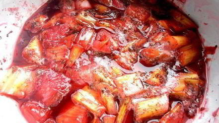 Рецепт гаспачо из ревеня и вишни