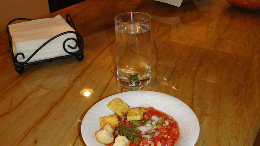 Рецепт гаспачо с чесночными гренками