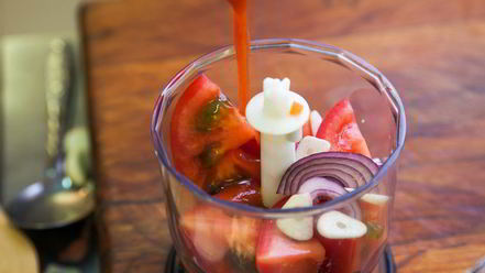 Рецепт гаспачо с крабовыми палочками