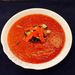 Рецепт Гаспачо с вишней, лососем и копченой паприкой