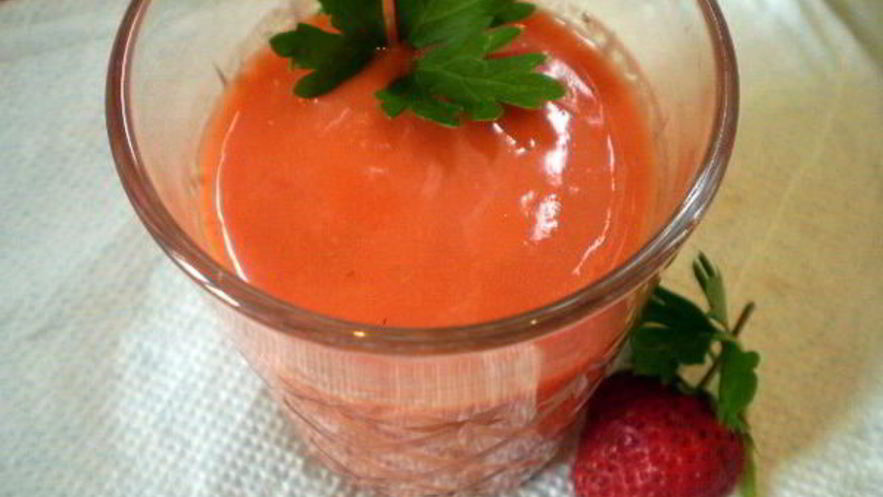 Рецепт клубнично-томатного гаспачо