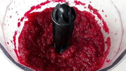 Рецепт свекольно-ягодного гаспачо