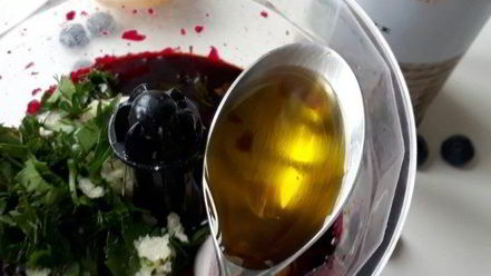 Рецепт свекольно-ягодного гаспачо