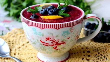 Рецепт свекольно-ягодного гаспачо